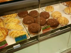 朱古力奶皇菠萝包-皇后饼店(财富广场店)