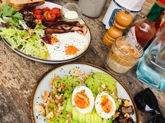 牛油果煮蛋吐司-RAC BAR(安福路店)