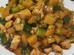鸡丁饭-老头盖浇饭(南京新街口明瓦廊宏光酒店店)