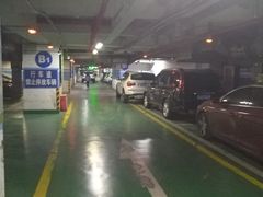 -甘家口大厦-停车场