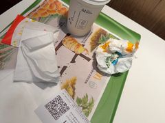 -麦当劳(上海虹桥站30B检票口楼上)