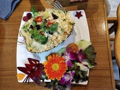 -Chom Cafe and Restaurant