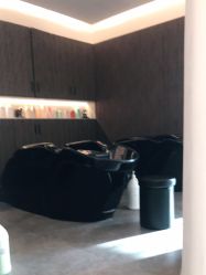 -C-18 SALON