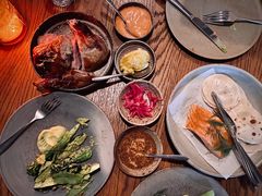 烟熏三文鱼配烤饺子皮和芥末籽酱-BOR Eatery(安福路店)