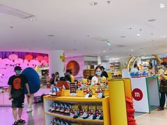 -m豆巧克力世界(上海世茂广场店)