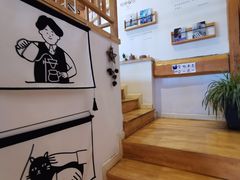 -猫的天空之城概念书店(束河店)