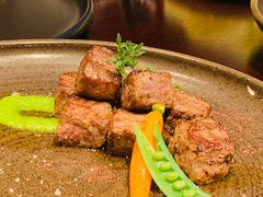 M9澳洲牛肉配防风根泥ni-泉客厅Spring Pavilion(303M空中会客厅)