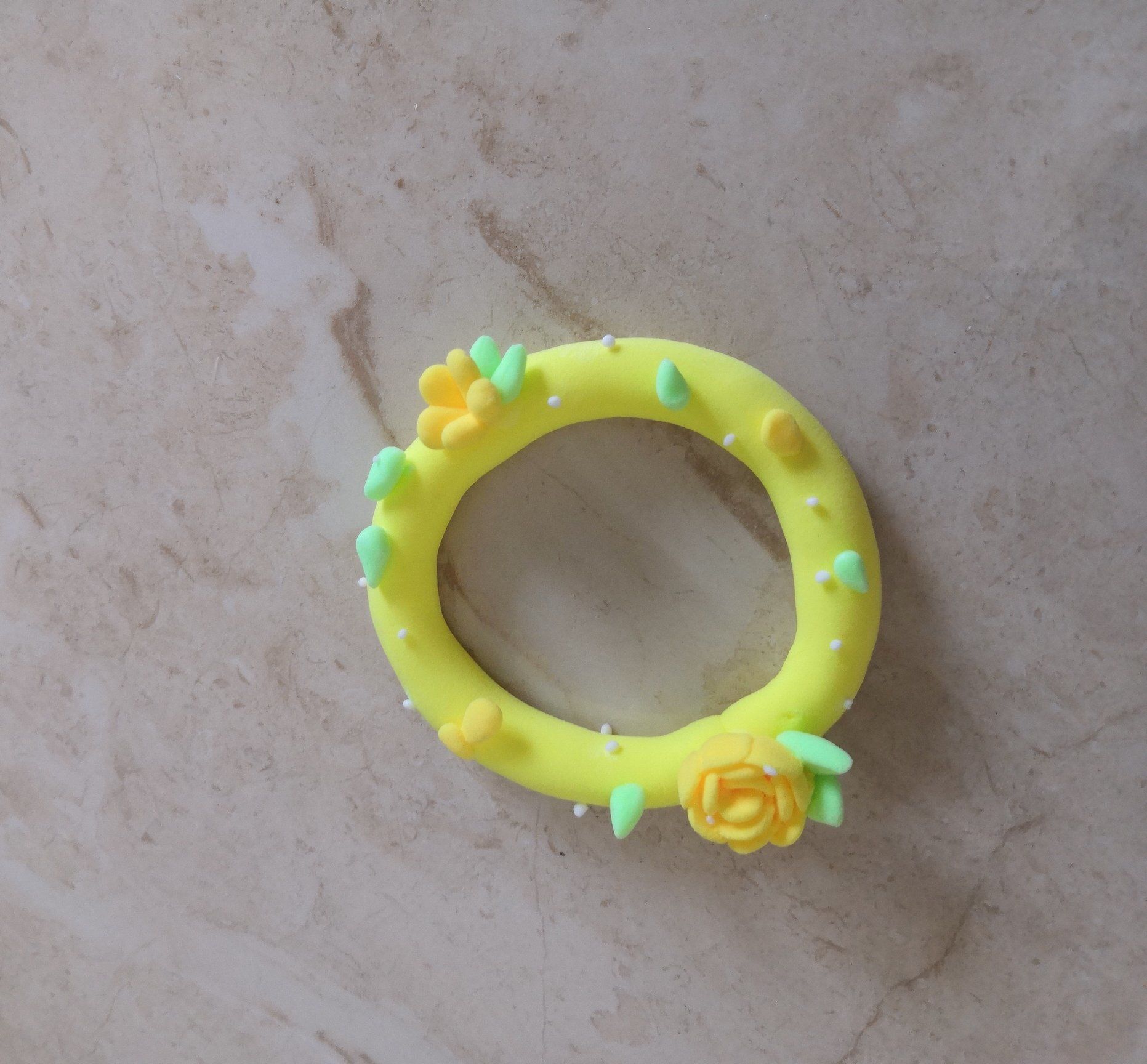 天天领红包 女儿用超轻粘土做的两个小手镯#diy手工坊