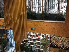 -新华里咖啡书吧(新华书店小寨店)