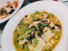 -香山湖家家宴(中山陵店)