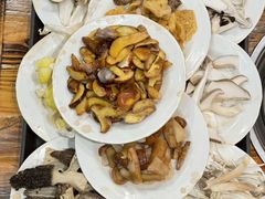 -菌之家·专业纯野生菌火锅·特色炒菌