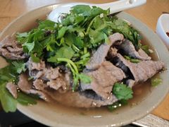 碗碗嫩牛肉翘脚-大众跷脚牛肉馆·非遗传承单位(峨眉山店)