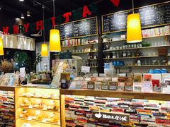 -猫的天空之城概念书店(杭州南宋御街店)