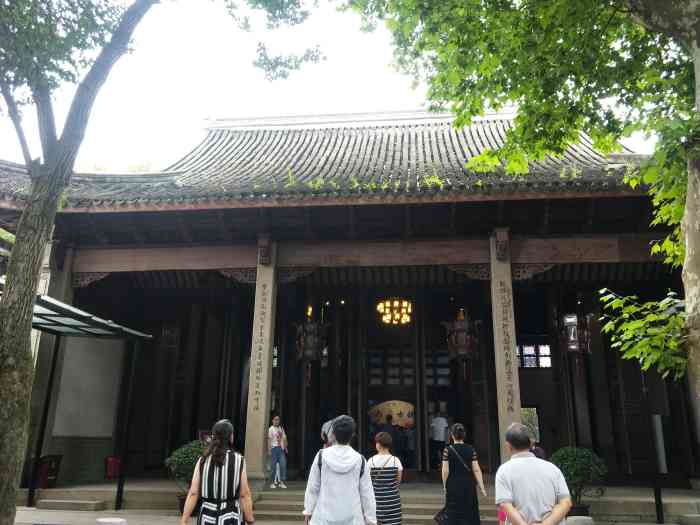 丝业会馆-"南浔古镇景区内的丝业会馆,进门右手边有展.