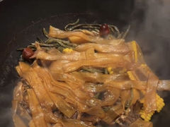 -锅老头海鲜铁锅炖