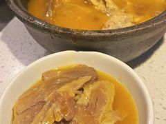 酸木瓜炖牛腩-半山腰·云南菜(侨福芳草地店)