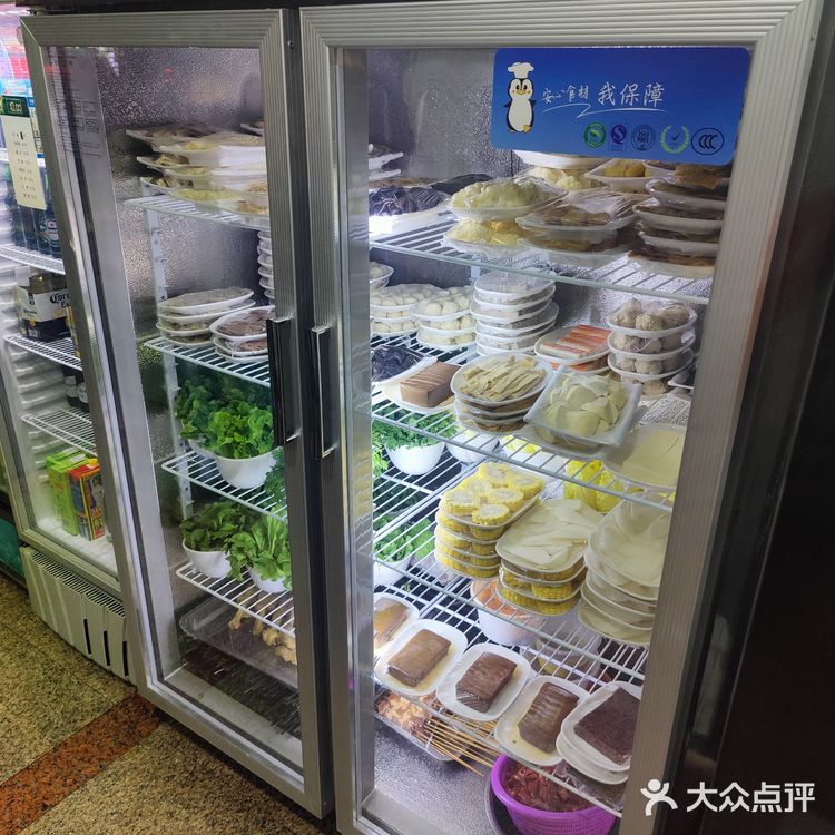 藏在吕厝的小店没想到这么火爆 一到晚上就座无虚席