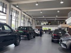 -上海星瀚奔驰4S店(红柳路店)