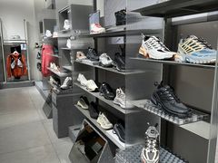 -SALOMON萨洛蒙(长沙国金街店)