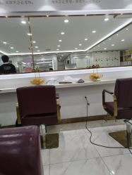 -镁连社·美联社