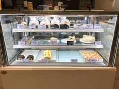 面包甜点陈列柜-iFood甜嫩嫩(江东北路店)