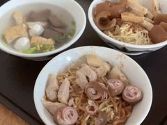 -松树干拌面店