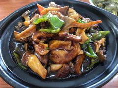 -胡子饮食店