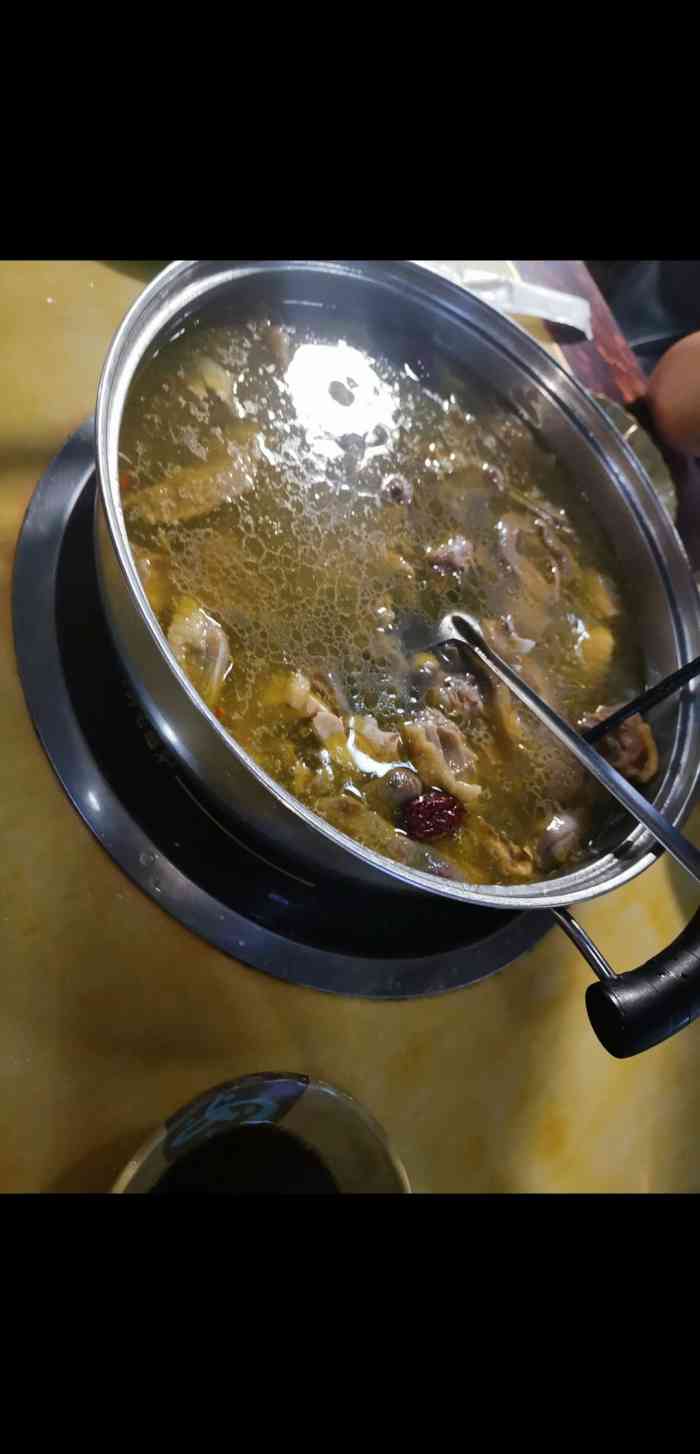 邵氏光头鸡(镇中路店)-"因为是现杀的鸡,汤真的很鲜. 如果再多些.