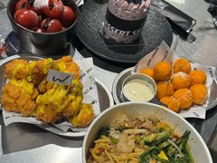 -W COLLECTIVE  DESSERT SHOP