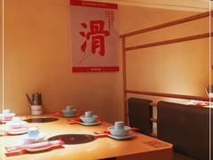 包厢-何师傅美蛙鱼头(汉街店)