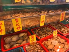 水产区-鲜入围煮花胶鸡海鲜火锅