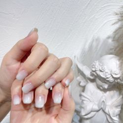 -花岐款式专研健康美甲沙龙