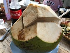 鲜椰子-Warung Babi Guling Ibu Oka 3