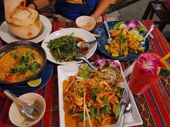 -Tikky Cafe