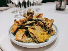 咸蛋黄炸鱼皮-新加坡海鲜(国贸商城店)