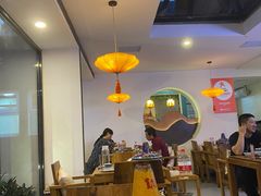 大堂-毛辣果·贵州红酸汤牛肉火锅(西单店)