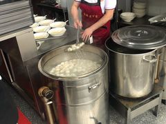 骨头汤底-金陵老丁家馄饨(新街口店)