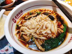 -呷佬·长沙手工米粉(金沙江路店)