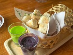 -Chom Cafe and Restaurant