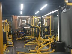 -可逸运动24小时健身