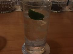 -饮湖威士忌鸡尾酒吧