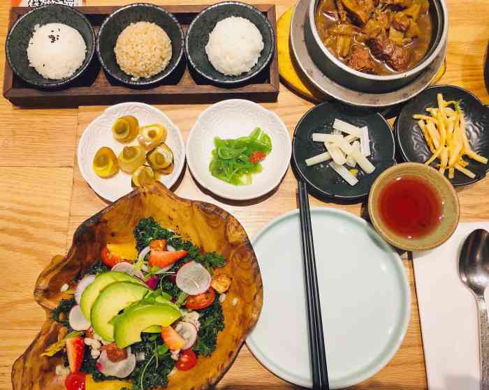 雕爷牛腩(朝阳大悦城店)-"真心不值…吃的东西一般般,可是服务员忙的.