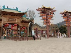 -雪山彩虹谷景区