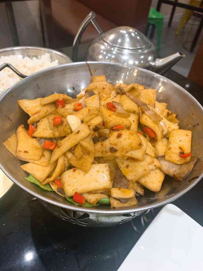 小背篓川菜馆(嘉实生活广场店)-"学校旁边的馆子前几天第一次试没想到