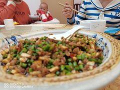 -黄桷树曹家私房菜(江与城店)