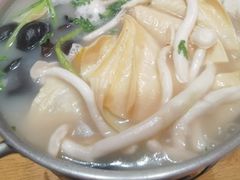 -南城香·饭香串香馄饨香(青年路店)
