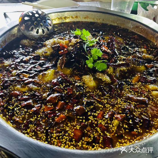 老重庆地摊麻辣鱼彩虹桥店(彩虹桥店)