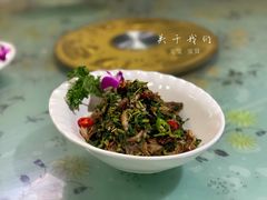 香椿拌黄花-老东镇啤酒屋海鲜加工·蒸汽海鲜·海鲜烧烤(台东店)