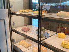 面包甜点陈列柜-奈雪的茶(深圳北站店)