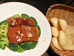 -万重锦·人文川菜馆(骡马市店)